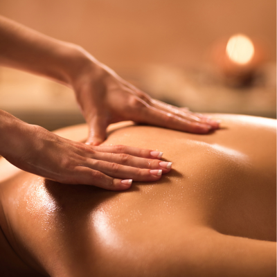 Personne recevant un massage